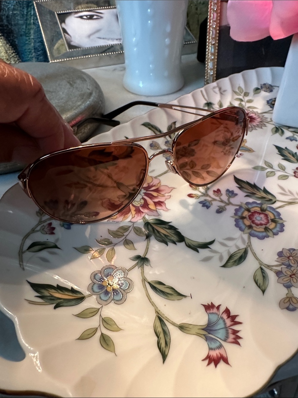 NWT Oakley Feedback Rose Gold Aviator Sunglasses /case and soft sleeve